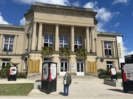 Lumière sur le théâtre Georges-Leygues