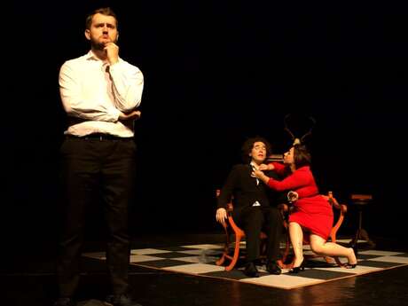 Le Théatre du Printemps - Au Guitry's Club