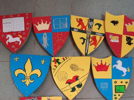 Atelier blasons, au Château de Morlanne