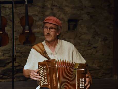 Concert Bal de Noël - Ballade avec un accordéon diatonique