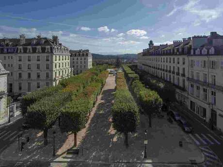Les incontournables de Pau : La Place Royale au temps des grands hôtels