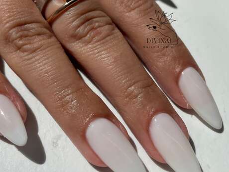 Divina Nails Studio