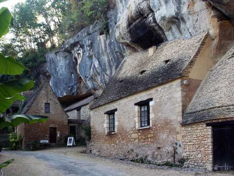 Circuit vélo autour des falaises et grottes de la Vallée de la Vézère