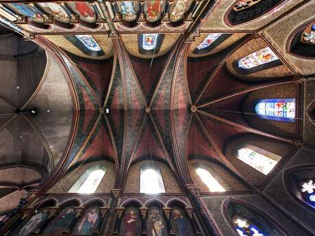 Suivez la lumière : les vitraux de l'église Saint-Jacques