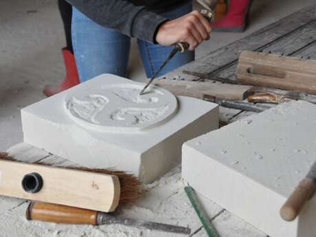 Atelier sculpture à la Chapelle de Graillé à Pindray, Jounées européennes du patrimoine Atelier sculpture à la Chapelle de Graillé à Pindray, Jounées européennes du patrimoine