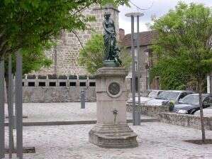 Fontaine en hommage au Docteur Ballet