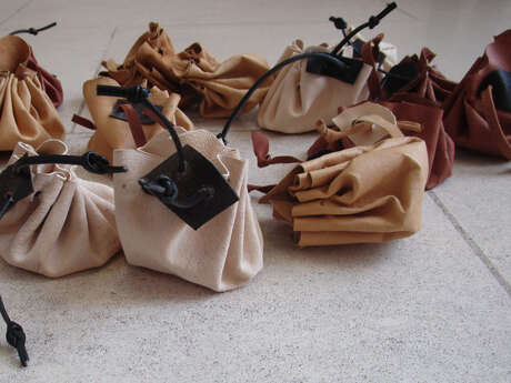 Atelier préhisto' "Bourse en cuir"