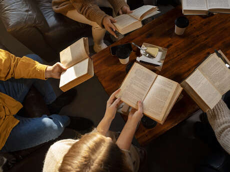 Club de lecture à la médiathèque Aqua-Libris