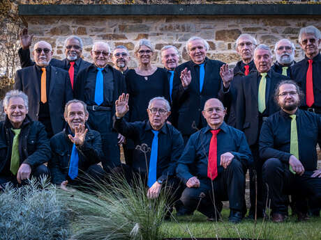 Homm' & Gars chante sur le marché