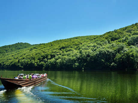 Les gabares de Haute-Dordogne à Spontour Les gabares de Haute-Dordogne à Spontour