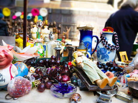 Vide-greniers et marché artisanal