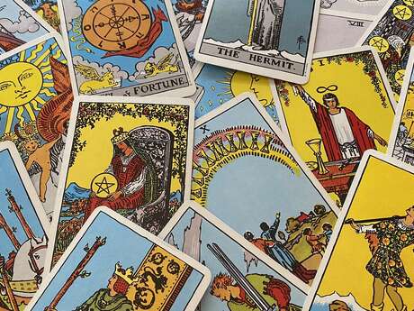 Lecture de contes sur le tarot