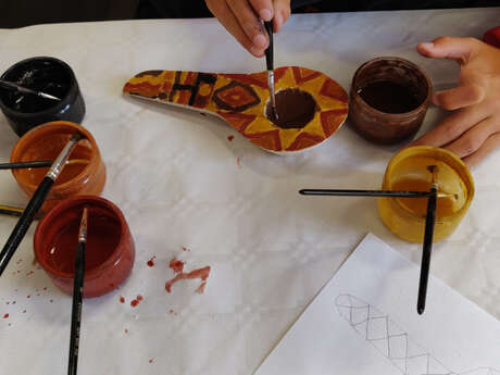 Atelier préhisto' "Lampe à graisse"