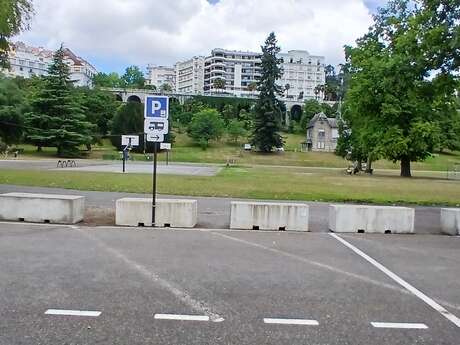 Aire de camping-car - Stationnement - Stade Tissié Pau