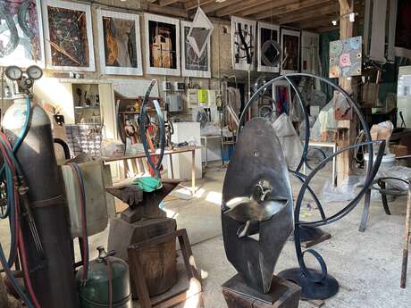 Vignobles en Scène - Visite insolite de l'atelier d'un viti-sculpteur à Villiers-sur-Loir