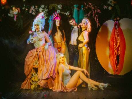 Les déesses de la fesse à Saint-Martin-des-Bois