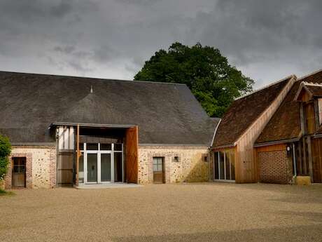 INSOMNIAQUES   Théâtre documentaire, d'objet et de marionnette à Saint Agil