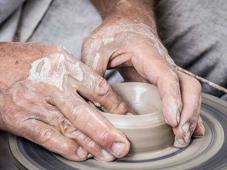 Printemps des familles : Poterie à 4 mains à Boursay