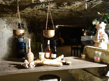 "Troglo Degusto Passion Gourmande" - Domaine des Tabourelles "Troglo Degusto Passion Gourmande" - Domaine des Tabourelles