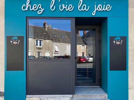 RESTAURANT AU CAFÉ CHEZ L'VIE LA JOIE