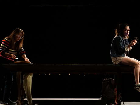 TOUT TIENT ENCORE DEBOUT - ANIMA CIE