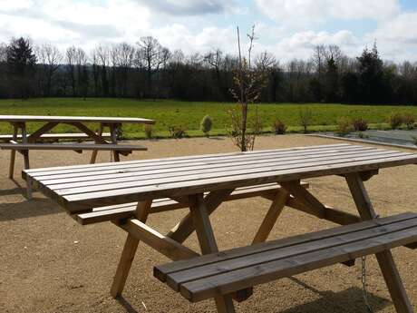 AIRE PIQUE NIQUE LOUPFOUGERES