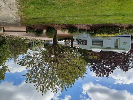 AIRE CAMPING-CAR LA BOISSIERE DU DORE