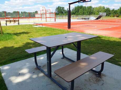 Aire de pique-nique de Montsûrs