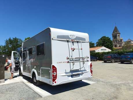 AIRE DE CAMPING-CAR DU PARC DU VIGNAUD