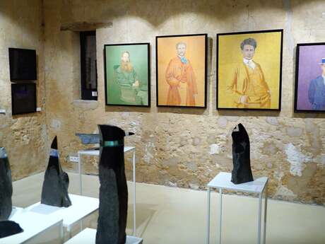GALERIE D'ART "THE ARTISTIC RED DOT"