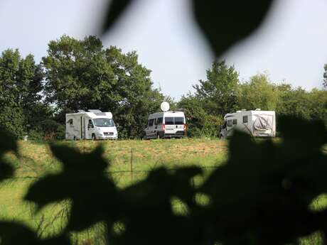 AIRE DE STATIONNEMENT A SOLESMES