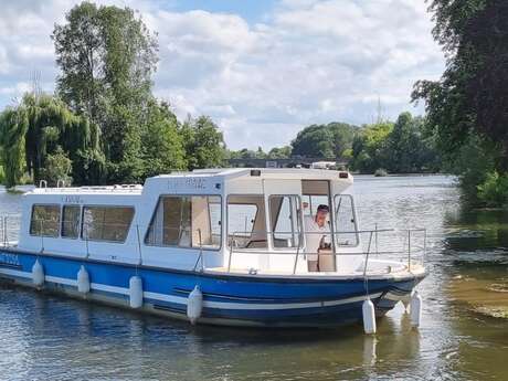 BALADES GOURMANDES EN BATEAU SUR LA SARTHE
