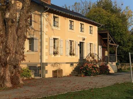 LE BEYEL - MAISON ECLUSIERE DE LA BENATRE