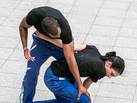 Hold fast - Le Cargo