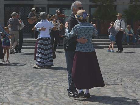 Initiation aux danses folkloriques - Pouancé
