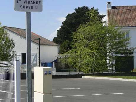 AIRE DE L'HÔTEL DE VILLE