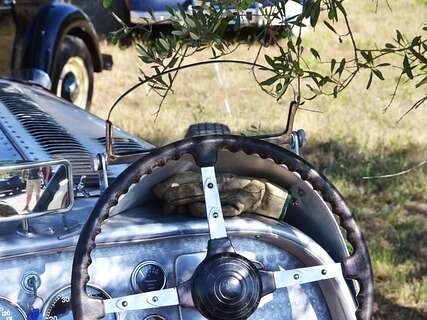 Rassemblement de véhicules anciens et de prestige