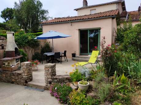 Gîte l'Éperon 2 - Petite maison de vacances à Clisson face au château