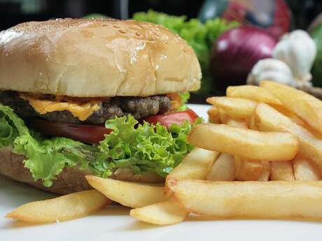 RESTAURANT "YUMMY FAST-FOOD GRILL"