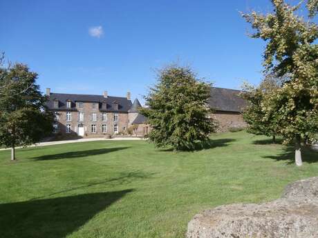 LE MANOIR DES LOGES