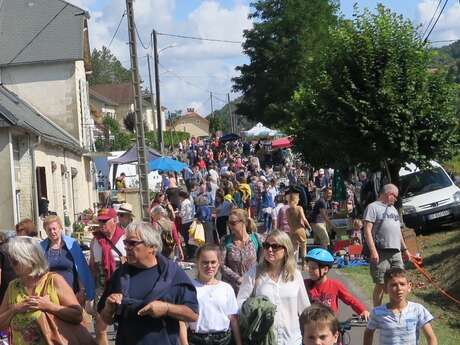 Vide-greniers et fête des fleurs