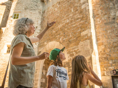 Pays d'Art et d'Histoire : visite ludique en famille "On a volé les clés du prieuré"