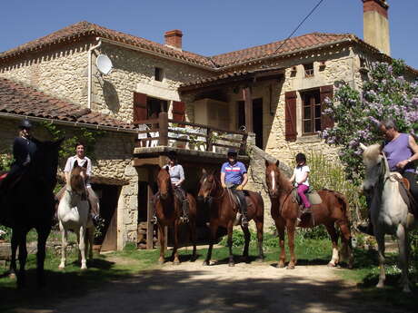 Ferme Equestre Le Cheval Blanc