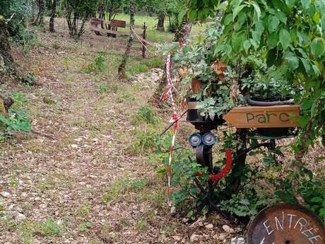 Exposition de sculptures sur fer en pleine nature