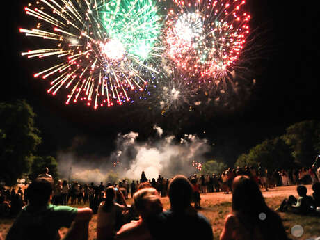 Feu d'artifice  à Mayrinhac-Lentour