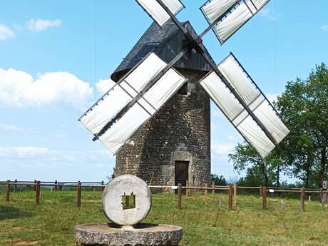 Le moulin à vent tournera