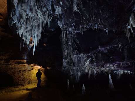 Histoire entre une rivière et une grotte / Conférence géologique