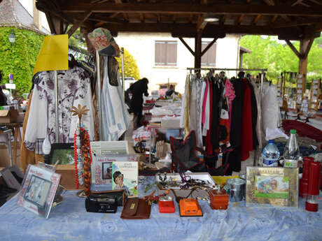 Vide-Greniers et brocante à Puy-l'Évêque