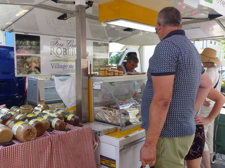 Marché gourmand et animation musicale au Château d'Aix