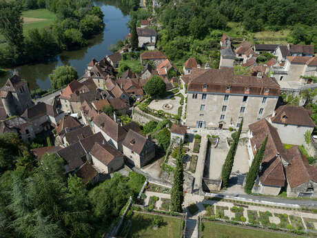 Rendez-vous au jardins au Château de Larnagol Rendez-vous au jardins au Château de Larnagol